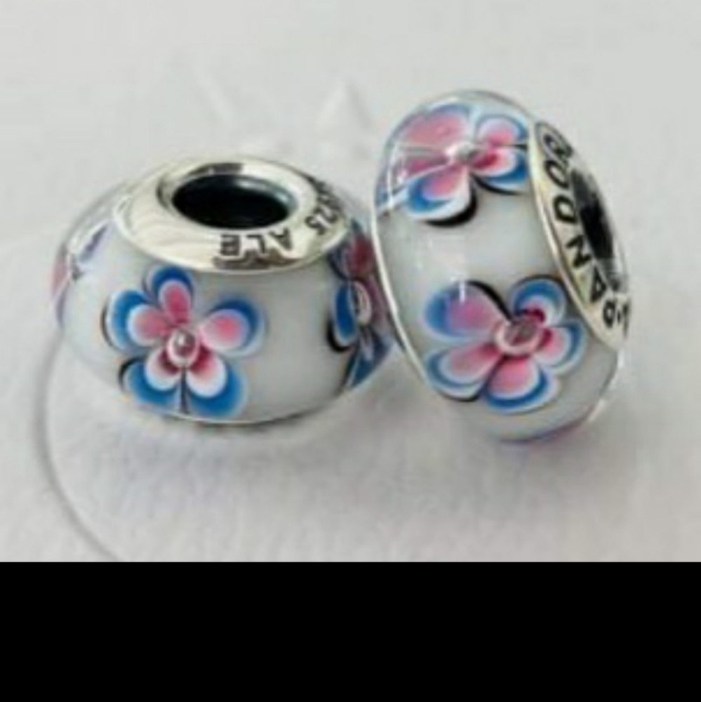 1 Pandora charm